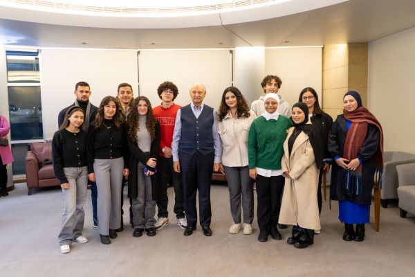 Safadi Meets Nursing Scholarship Students at LAU: